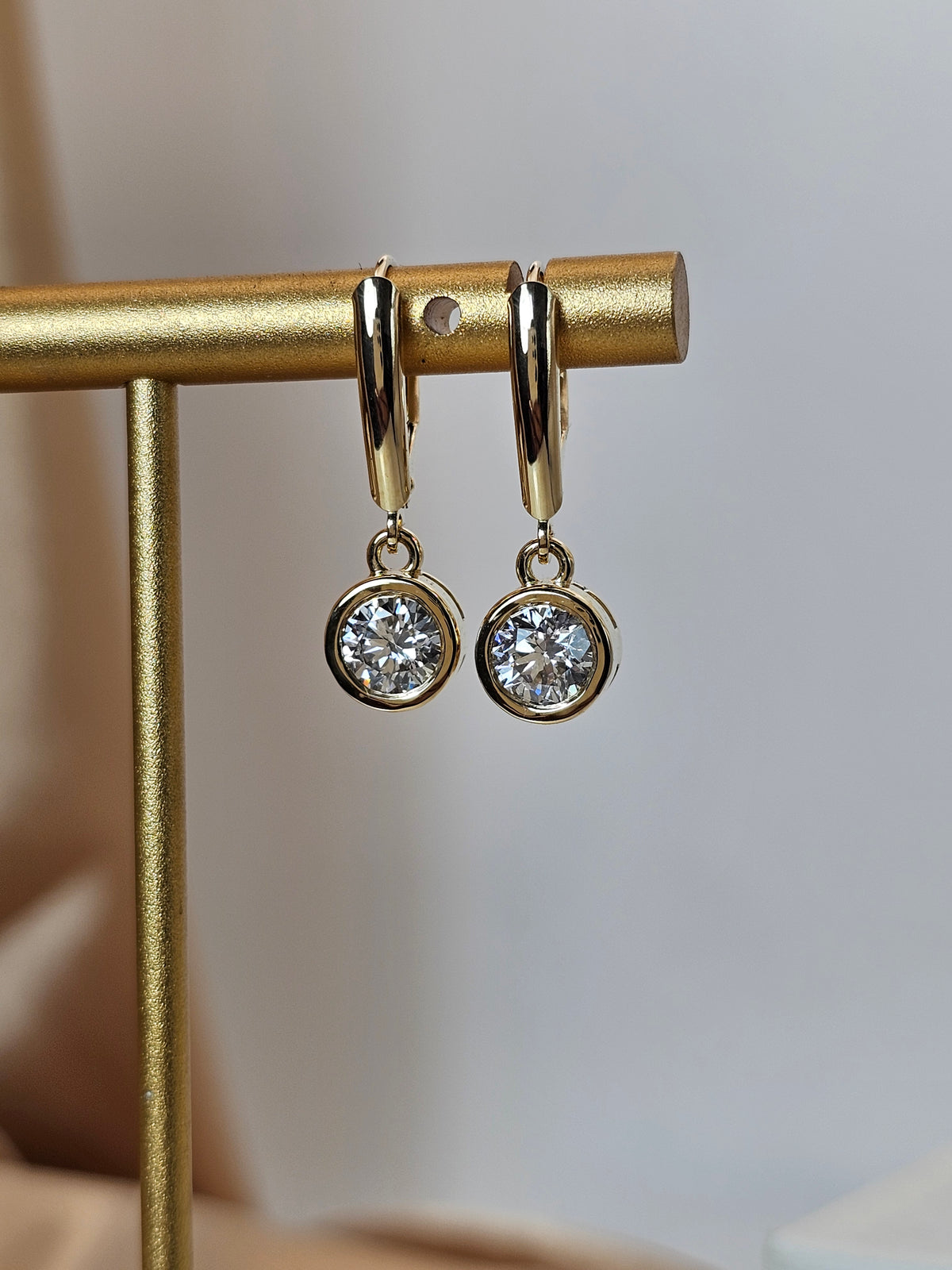 Dangle lab diamonds earrings in 14k gold