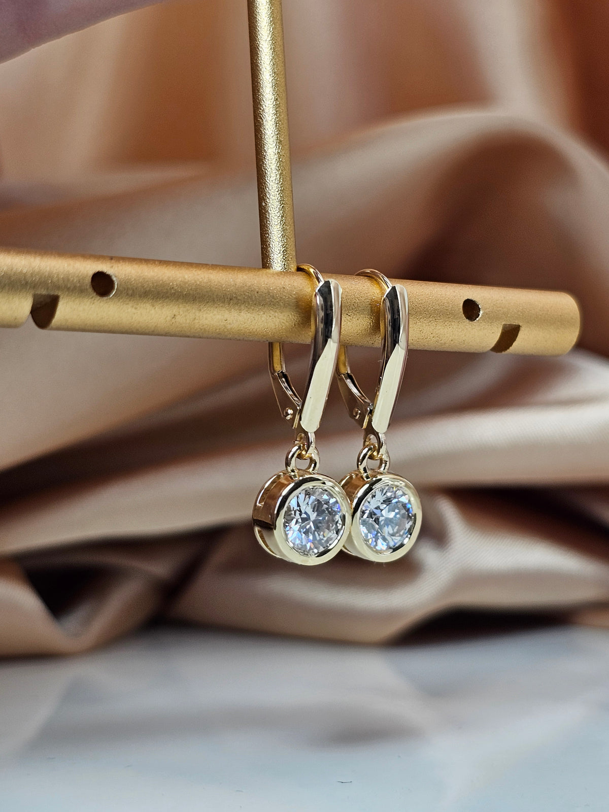 Dangle lab diamonds earrings in 14k gold