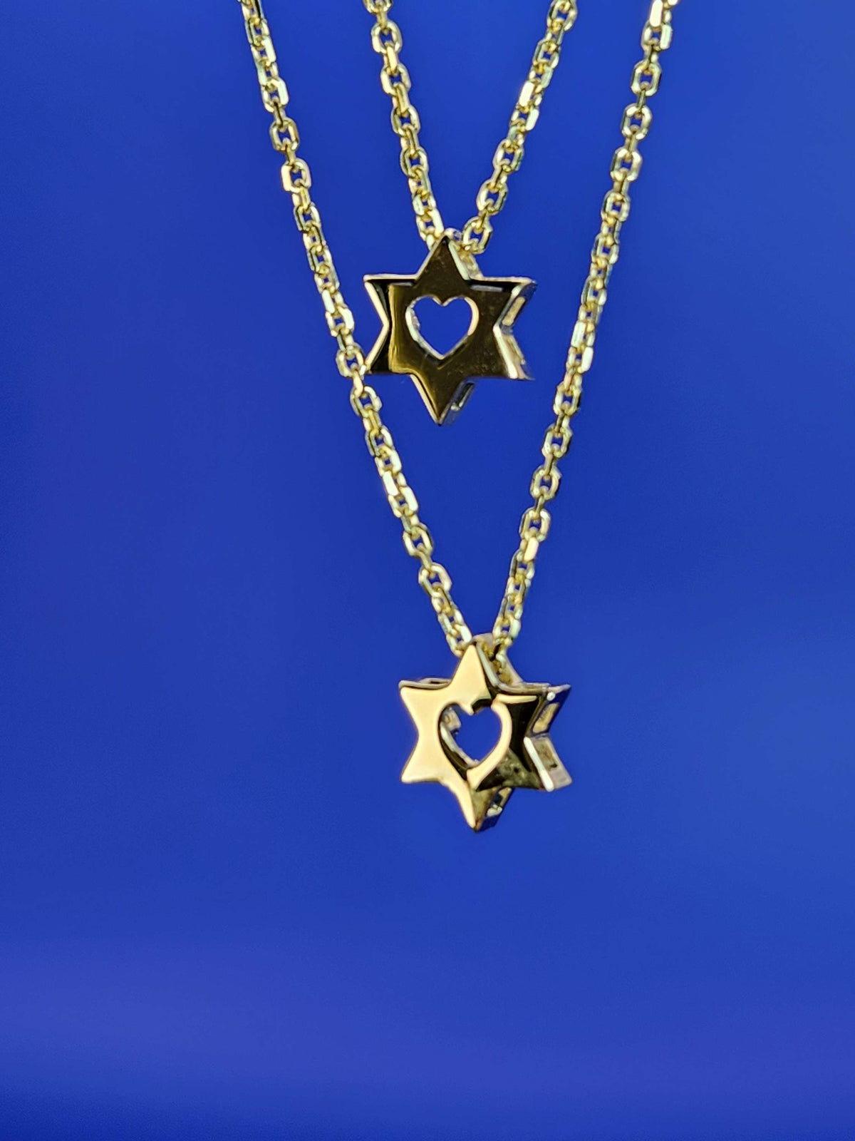 תליון מגן דוד קטן עם לב מזהב צהוב 14k