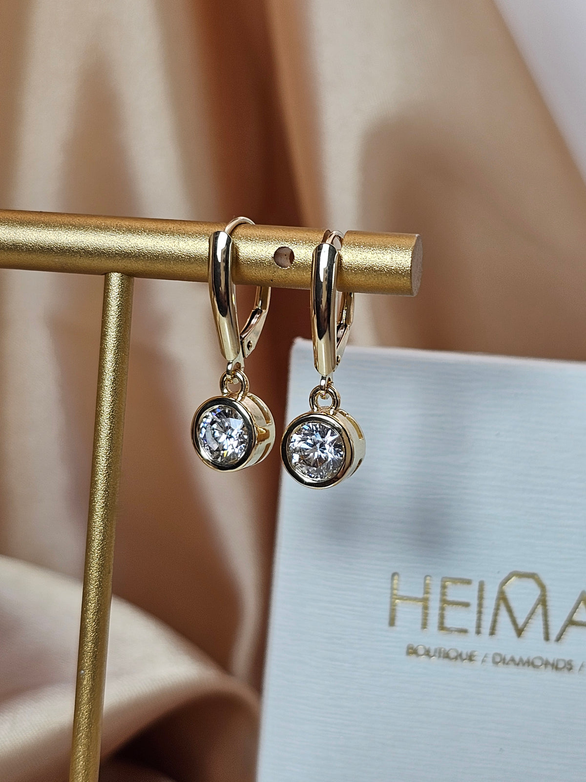 Dangle lab diamonds earrings in 14k gold