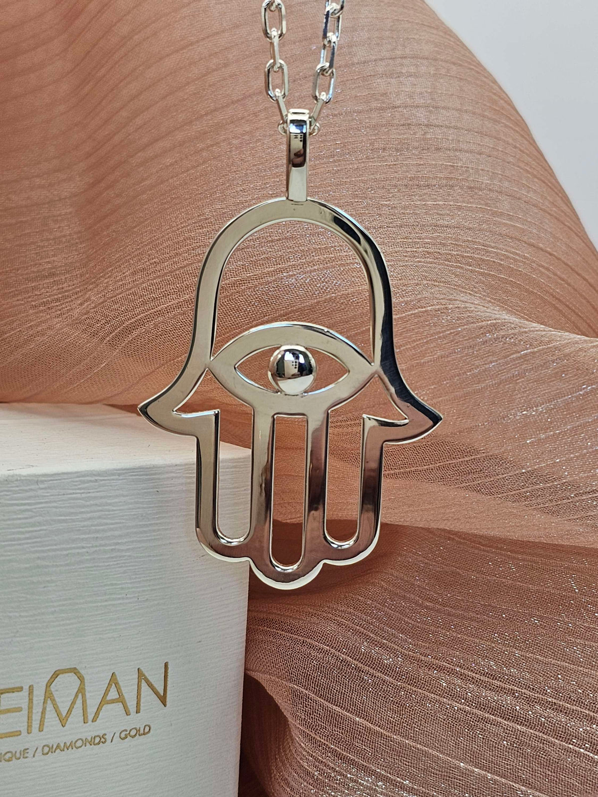 Big 925 silver Hamsa pendant come on a long silver chain