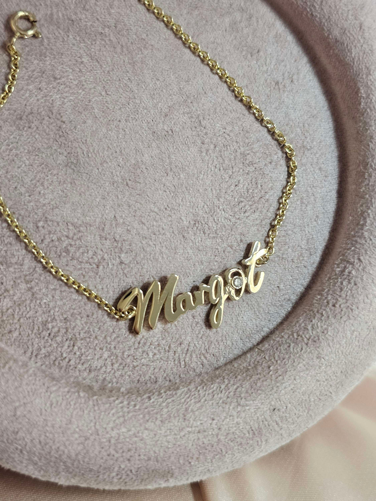 צמיד שם עם יהלום, זהב 14k משובץ עם יהלום טבעי. Name bracelet 14k gold, diamond
