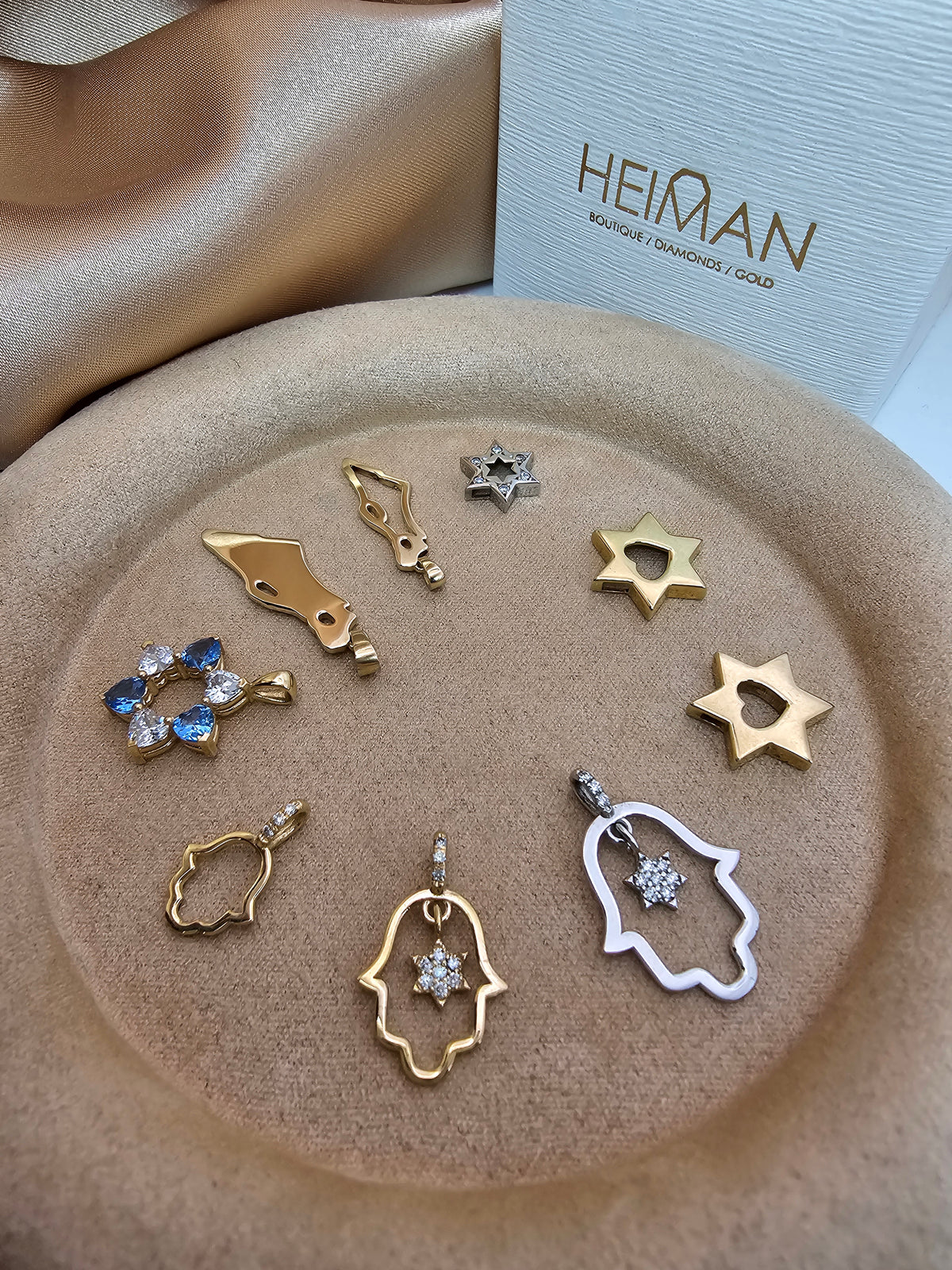 Large map of Israel pendant solid 14k yellow