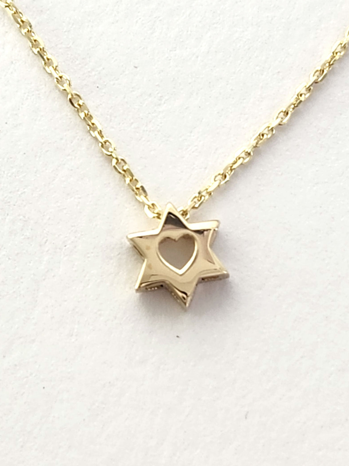 תליון מגן דוד קטן עם לב מזהב צהוב 14k