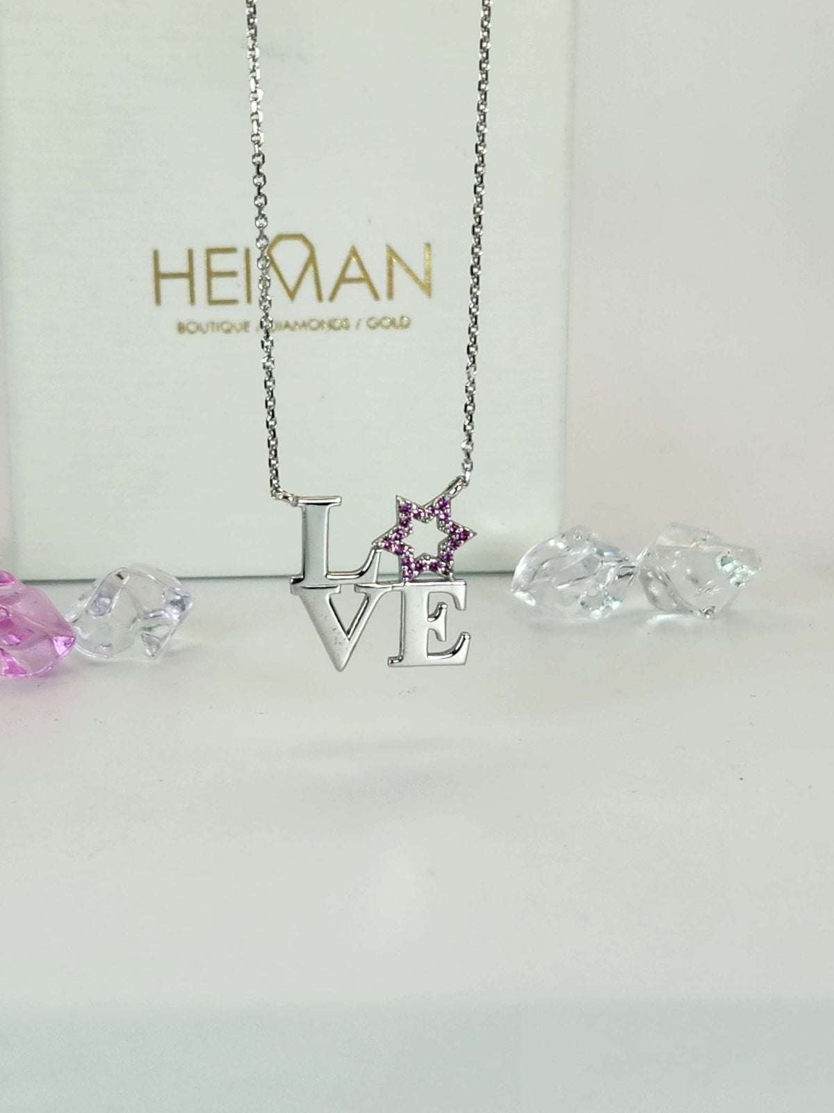 שרשרת Love עם מגן דוד משובצת אבני ספיר ורודות בזהב לבן 14 קראט
