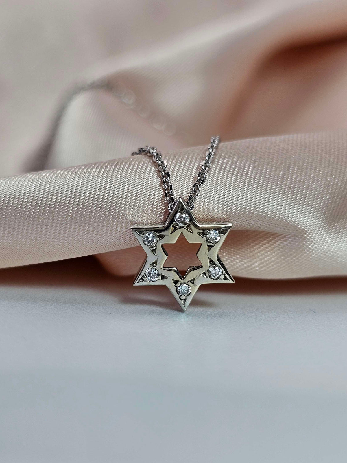 שרשרת שישה ניצוצות - מגן דוד