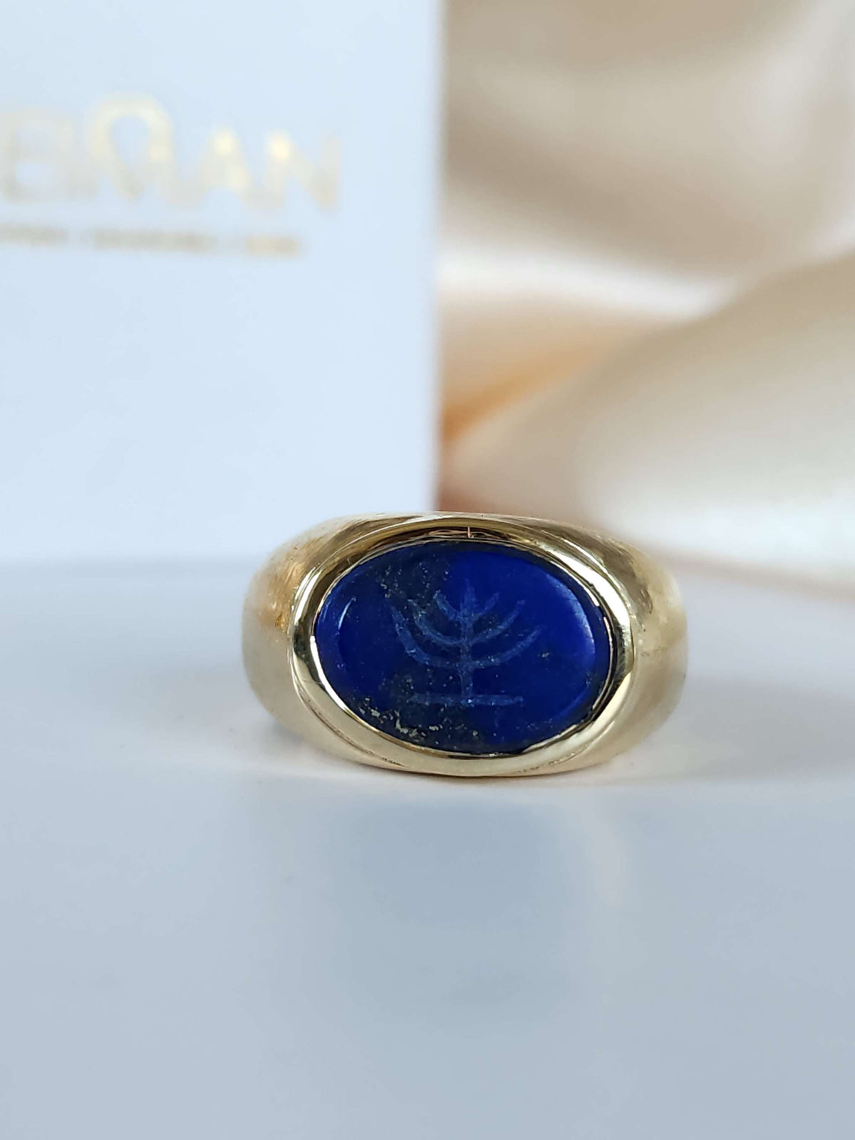Zack ring 14k gold solid ancient look, set with natural Lapis lazuly engraved