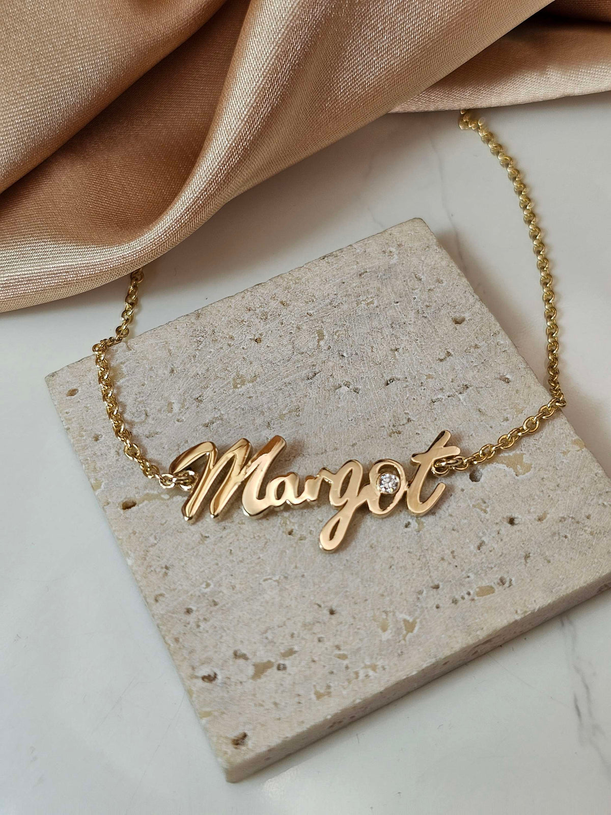 צמיד שם עם יהלום, זהב 14k משובץ עם יהלום טבעי. Name bracelet 14k gold, diamond