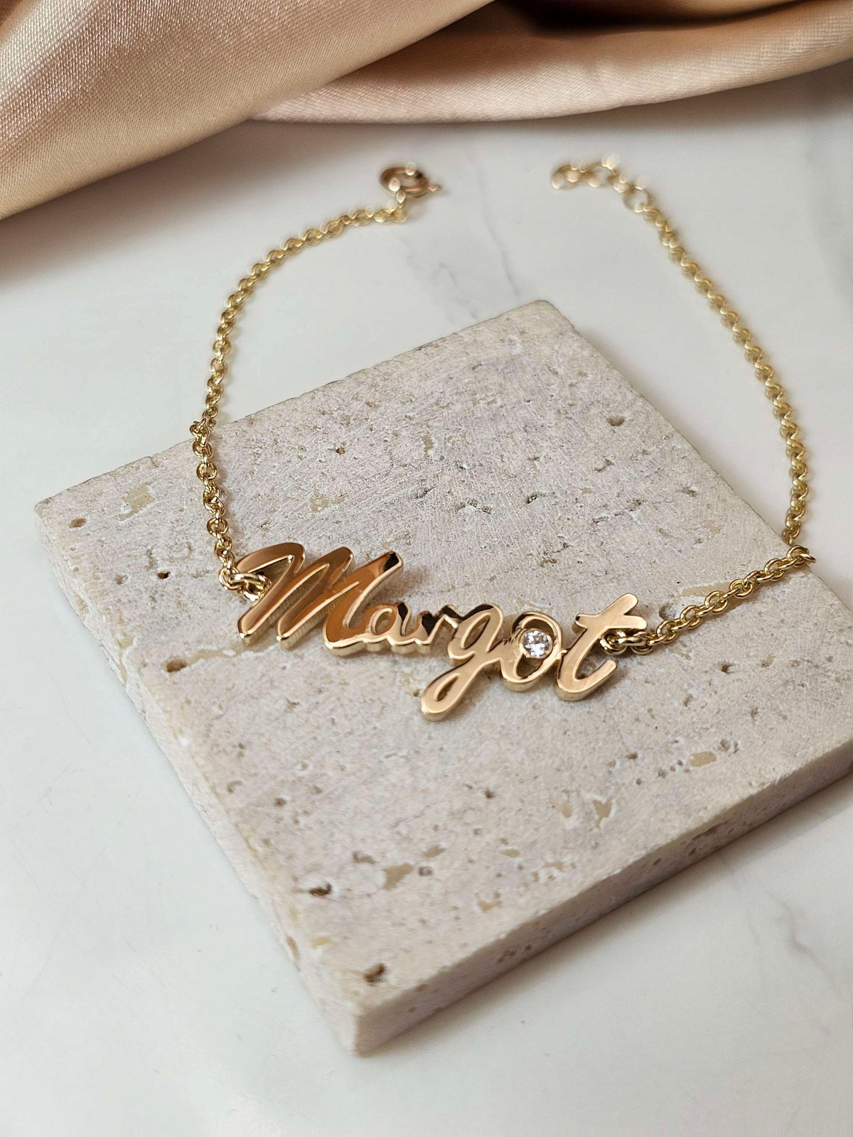 צמיד שם עם יהלום, זהב 14k משובץ עם יהלום טבעי. Name bracelet 14k gold, diamond