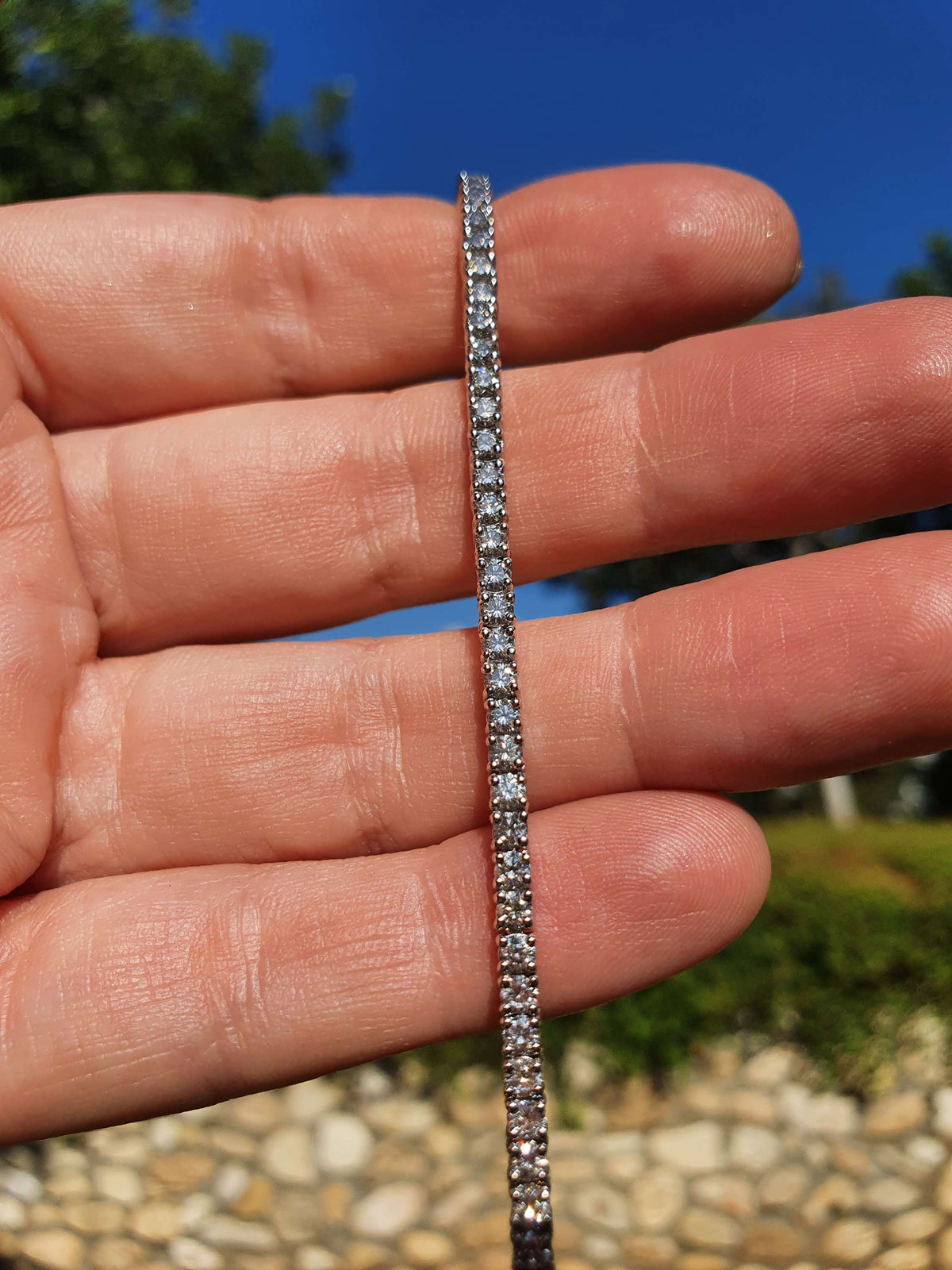 צמיד טניס יהלומים במשקל כולל של 3 קראט יהלומים