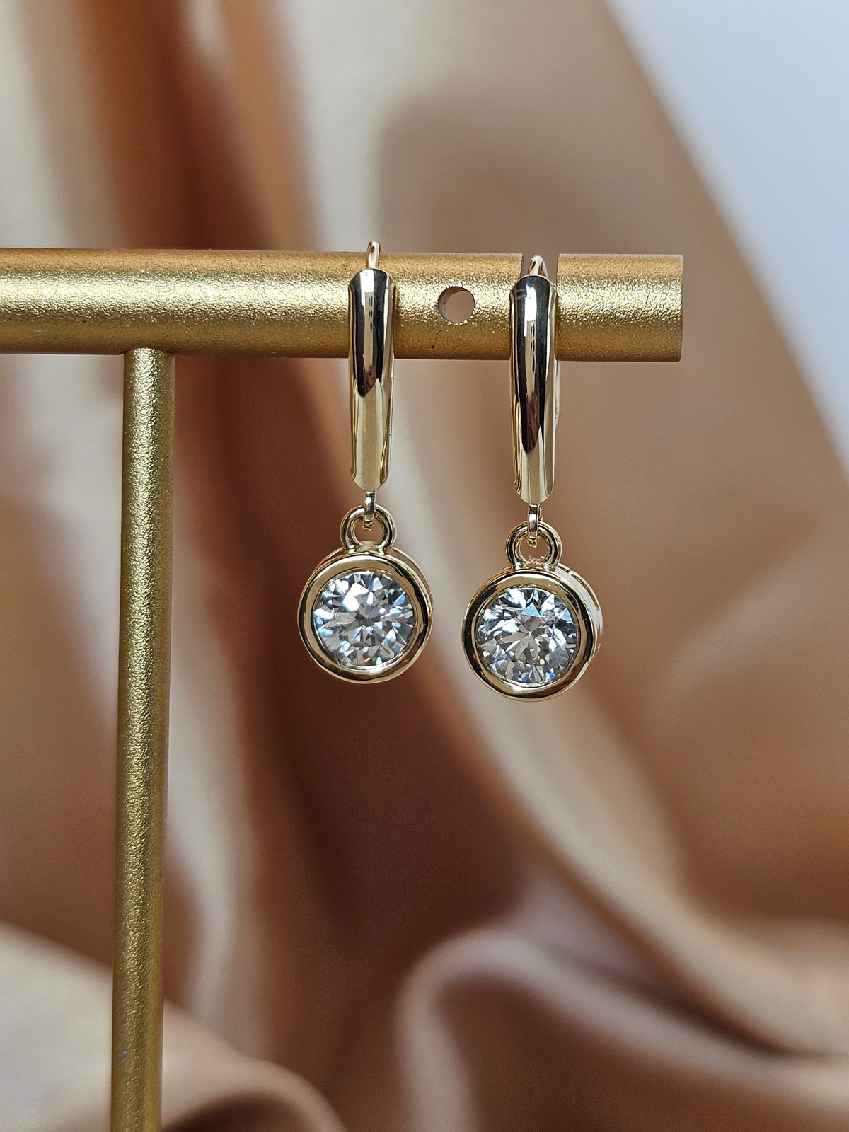 Dangle lab diamonds earrings in 14k gold