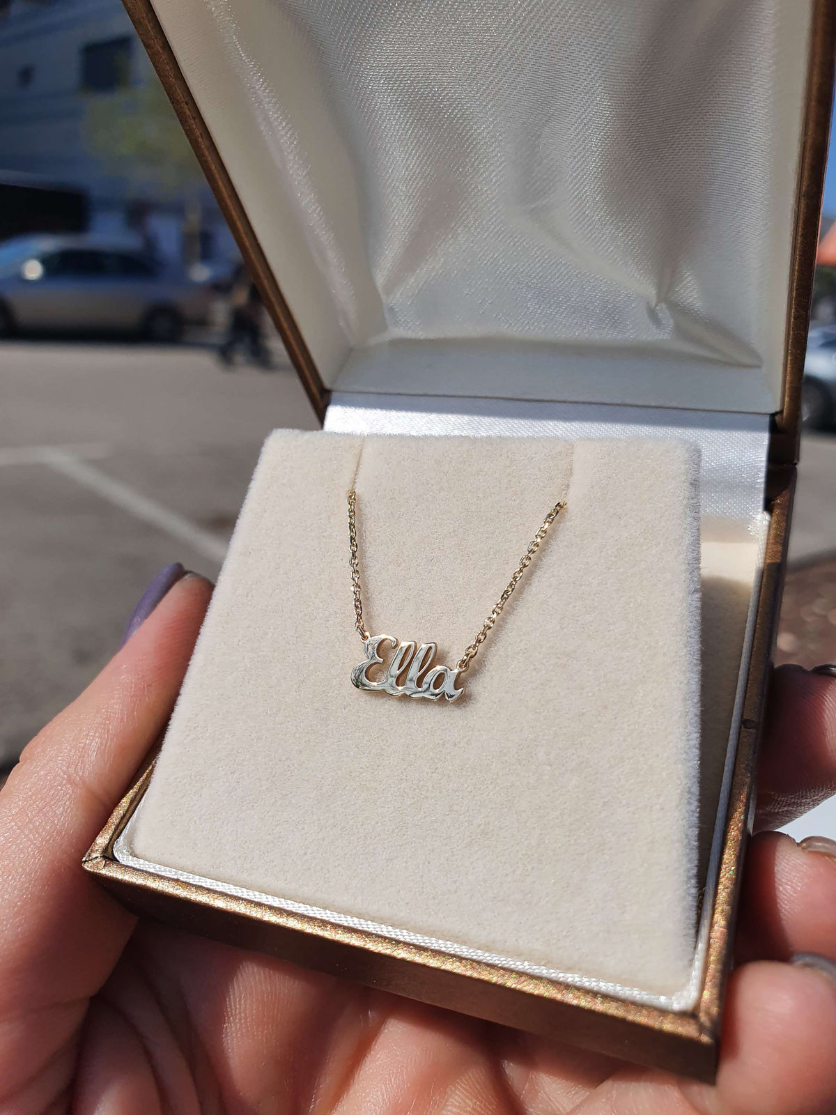 תליון שם אלה