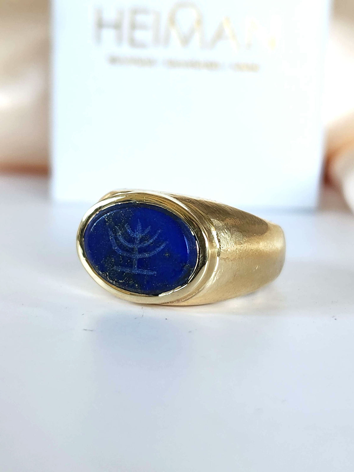 Zack ring 14k gold solid ancient look, set with natural Lapis lazuly engraved