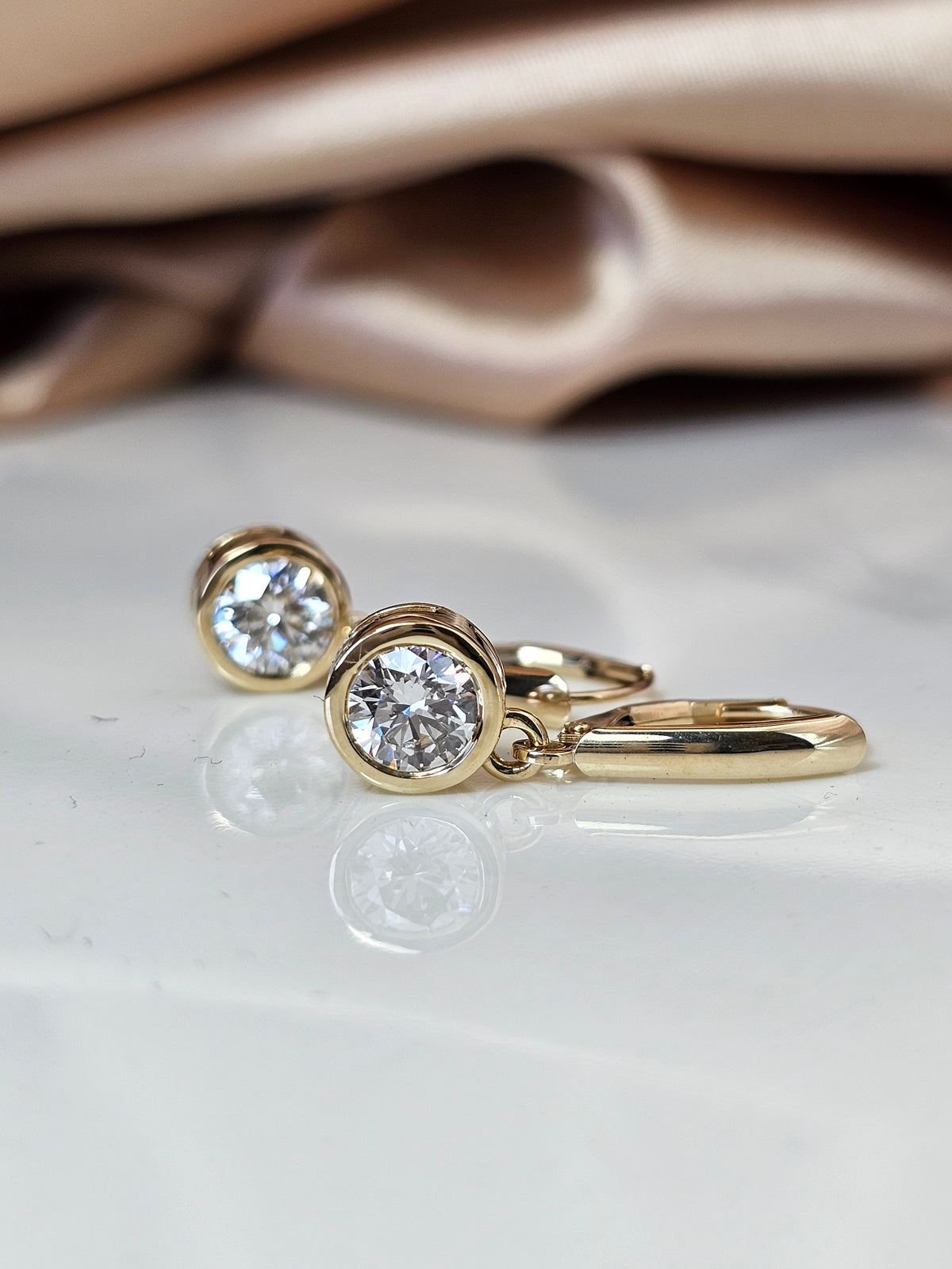 Dangle lab diamonds earrings in 14k gold