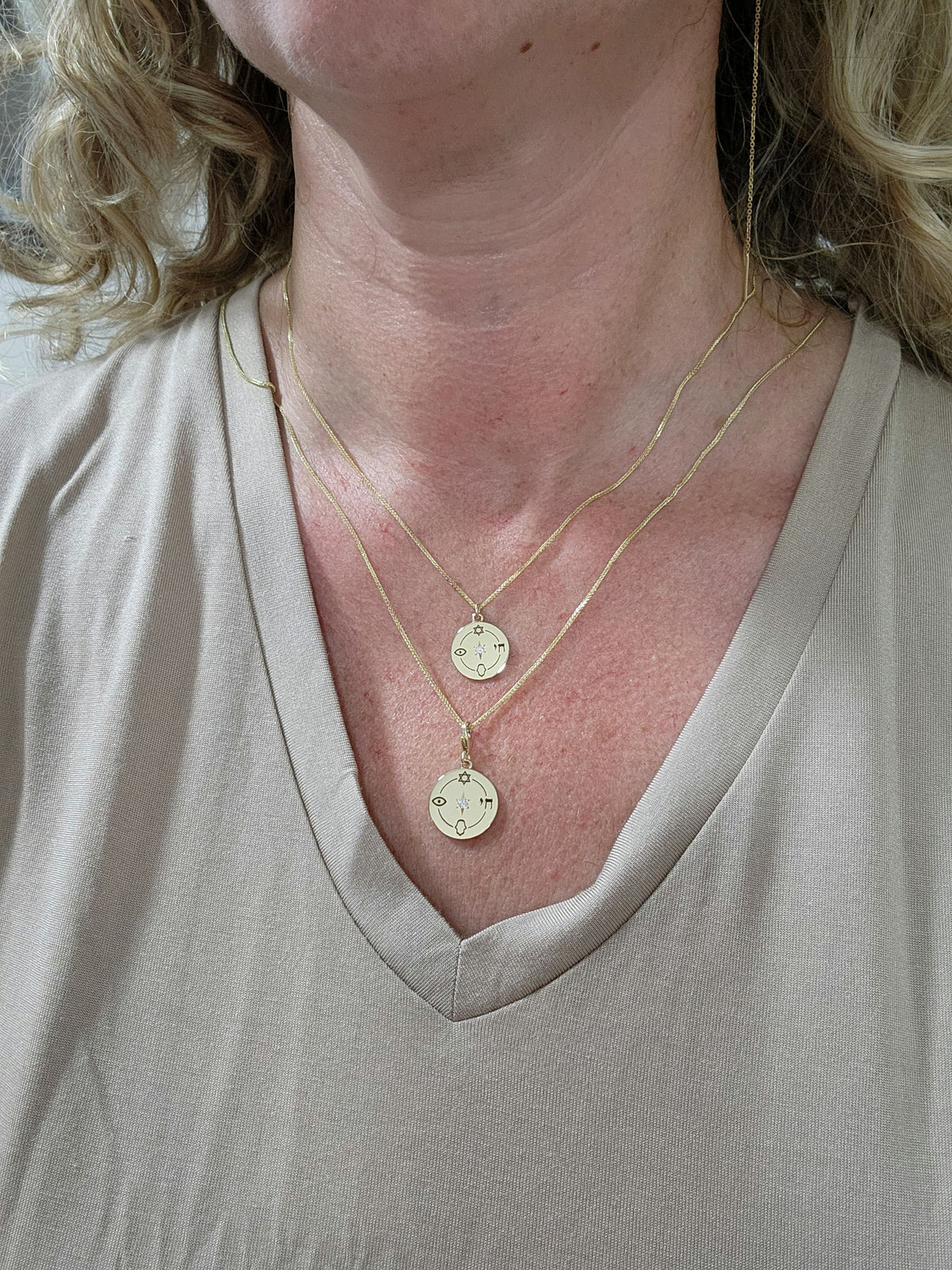 Small "Jewish compas" necklace, 14k gold set with natural diamond.