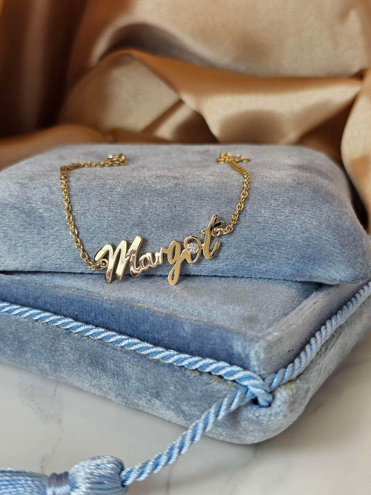 צמיד שם עם יהלום, זהב 14k משובץ עם יהלום טבעי. Name bracelet 14k gold, diamond