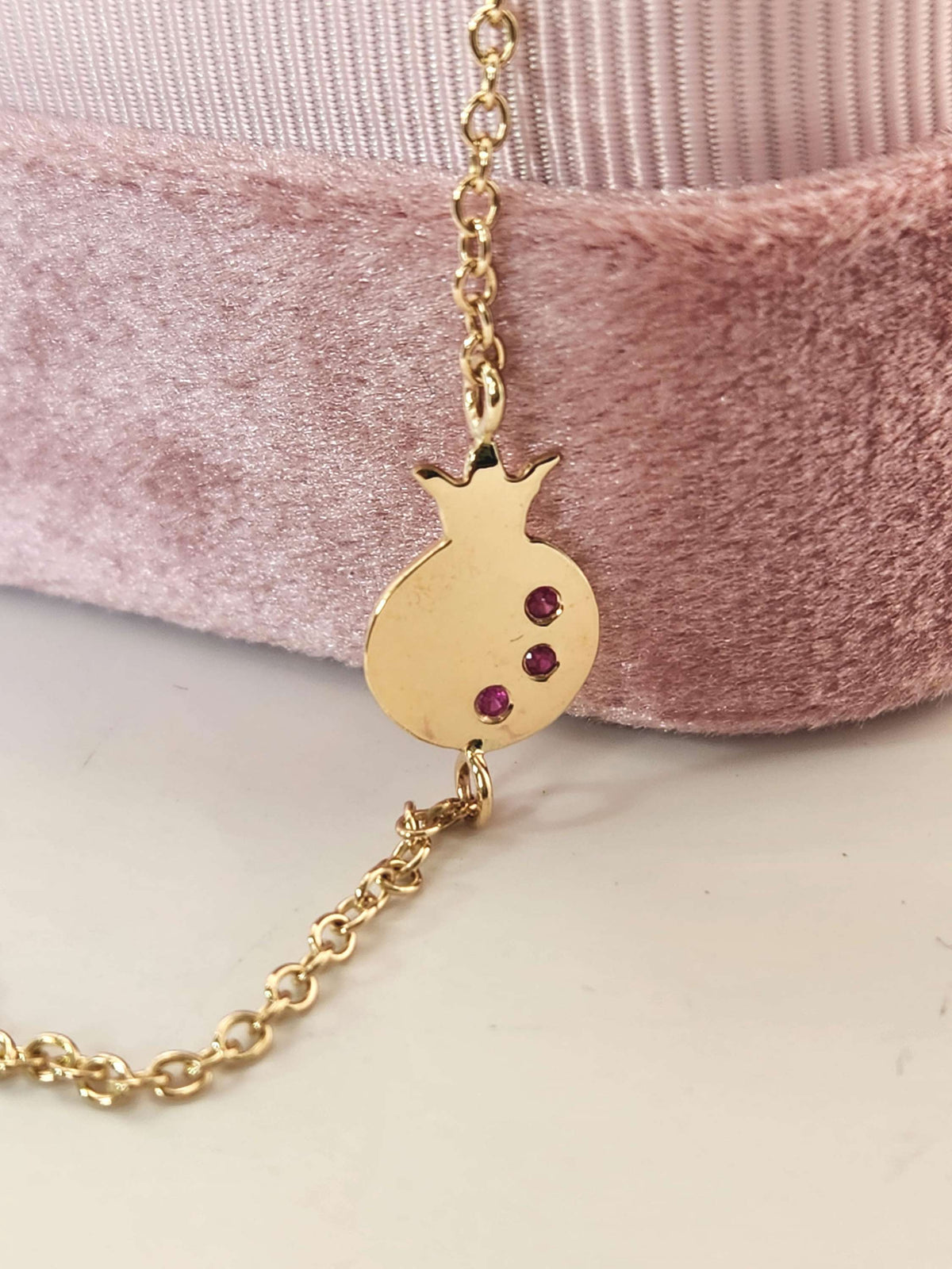 Pomegranate bracelet 14k gold set with 3 natural ruby's