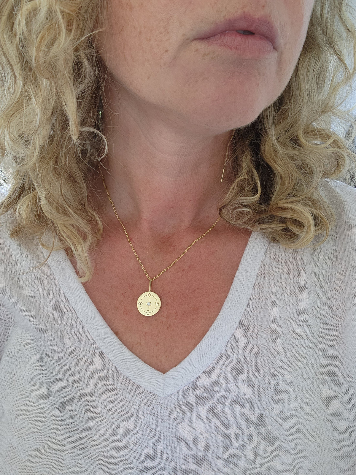 The Jewish compass – 14k Solid Gold Compass Necklace with Natural Diamond on Rol