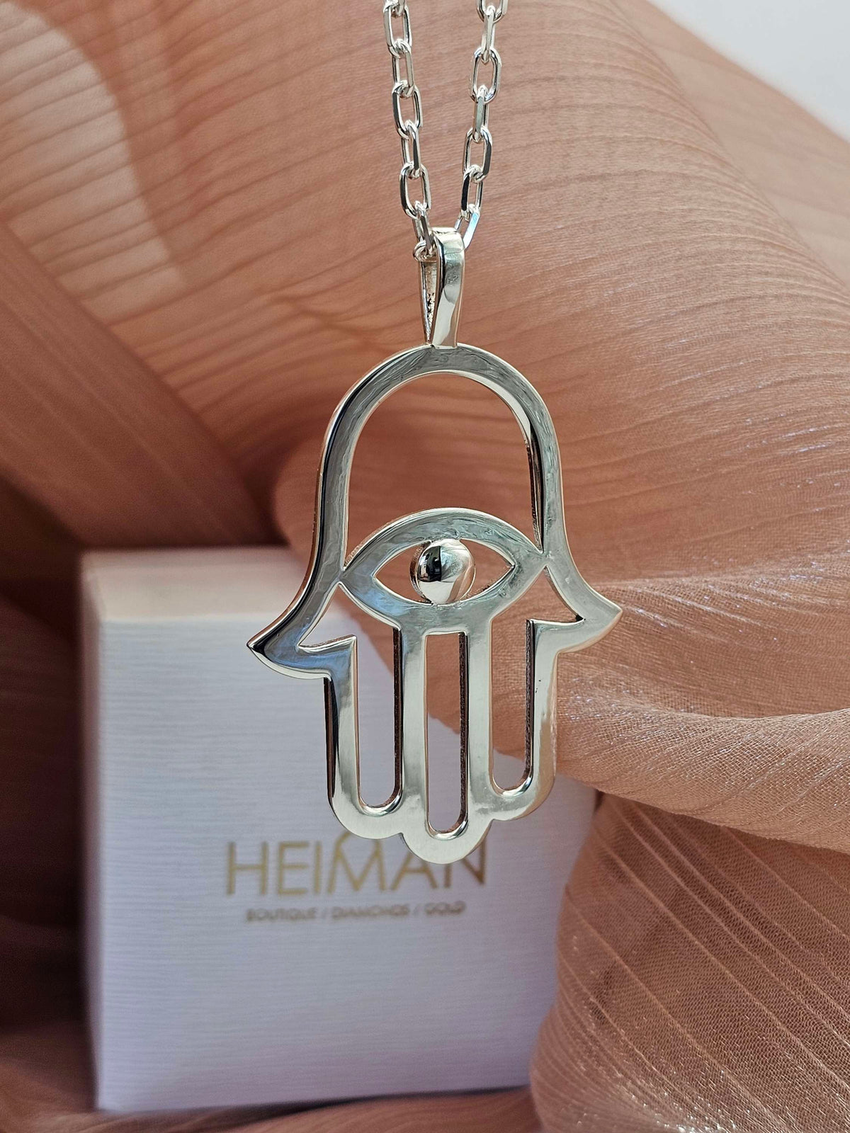 Big 925 silver Hamsa pendant come on a long silver chain