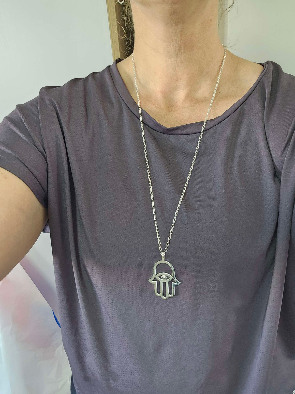 Big 925 silver Hamsa pendant come on a long silver chain